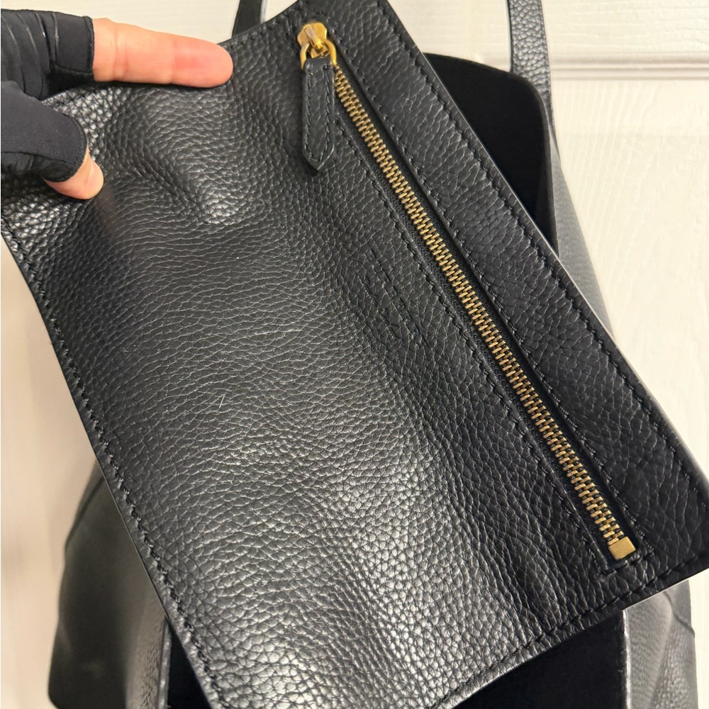 Burberry Remington Black Leather Tote Bag - Picture 5 of 10